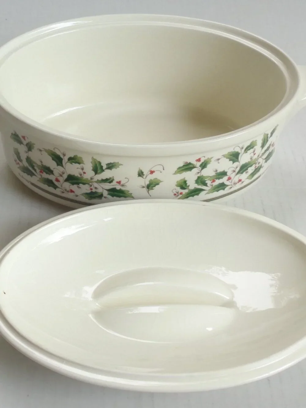 Vintage Holly Holiday Covered Casserole